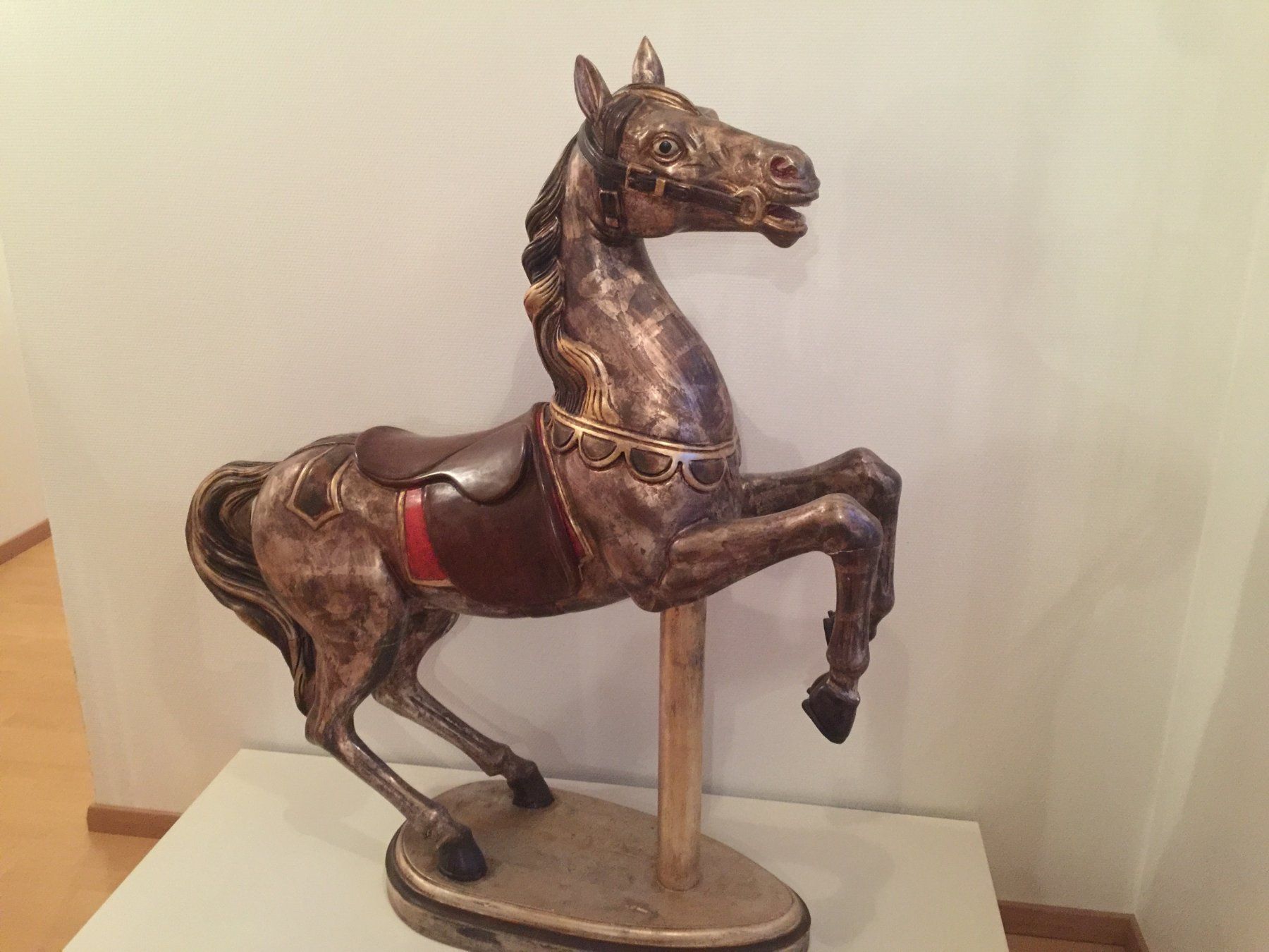 Sculptures & Statues: Antikes Karussellpferd – D'occasion à Jakobsbad par Windows5