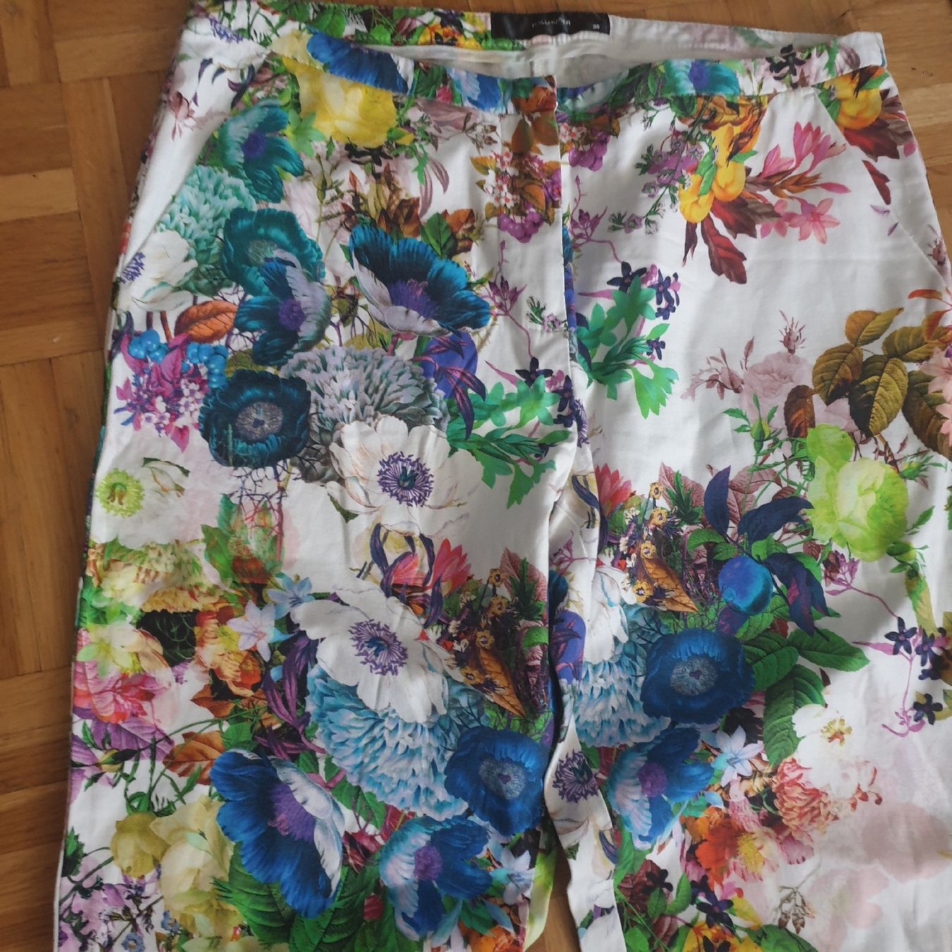 Hallhuber Pantaloni: Hallhuber blumige Hose Gr. 36 – Usato da Frenkendorf venduto da Moon111 1