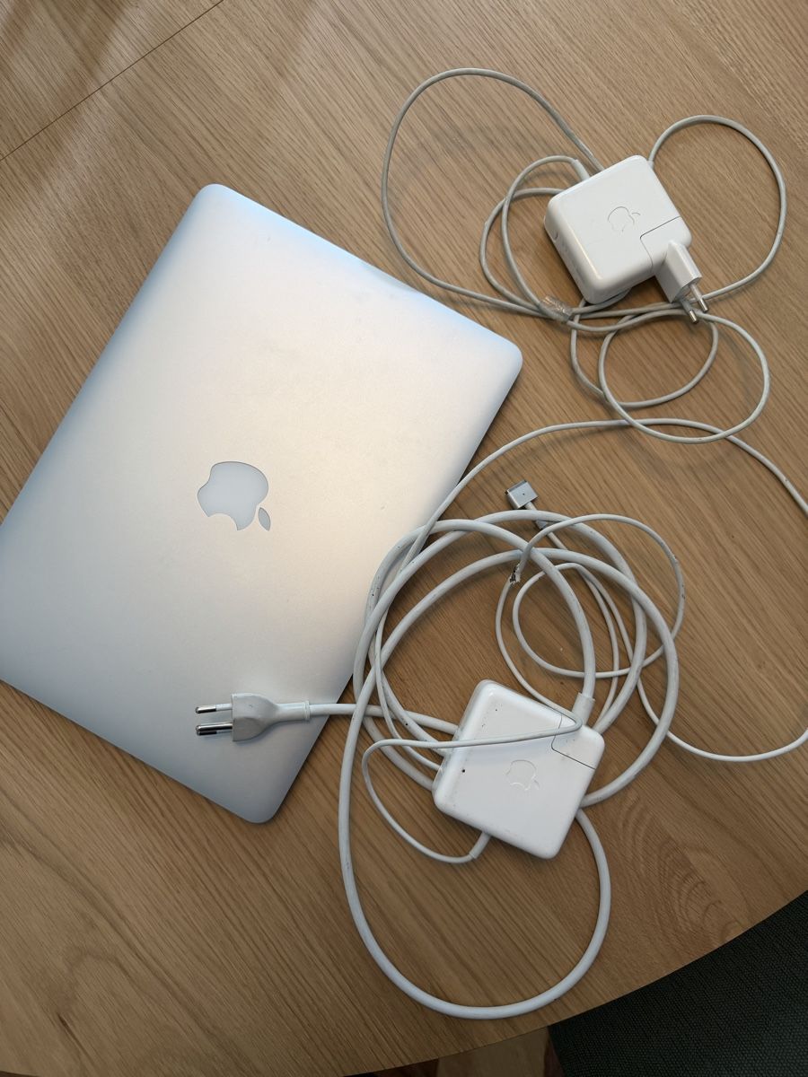 Apple Notebook: MacBookPro 13 Mid 2015 – Usato da Zürich venduto da Sven91 7