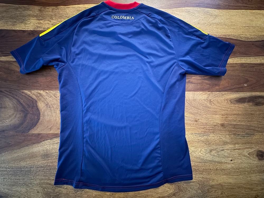 Adidas Canottiere & Pantaloni: Fussballtrikot Kolumbien Gr. L – Usato da Villars-sur-Glâne venduto da Mark_988 1