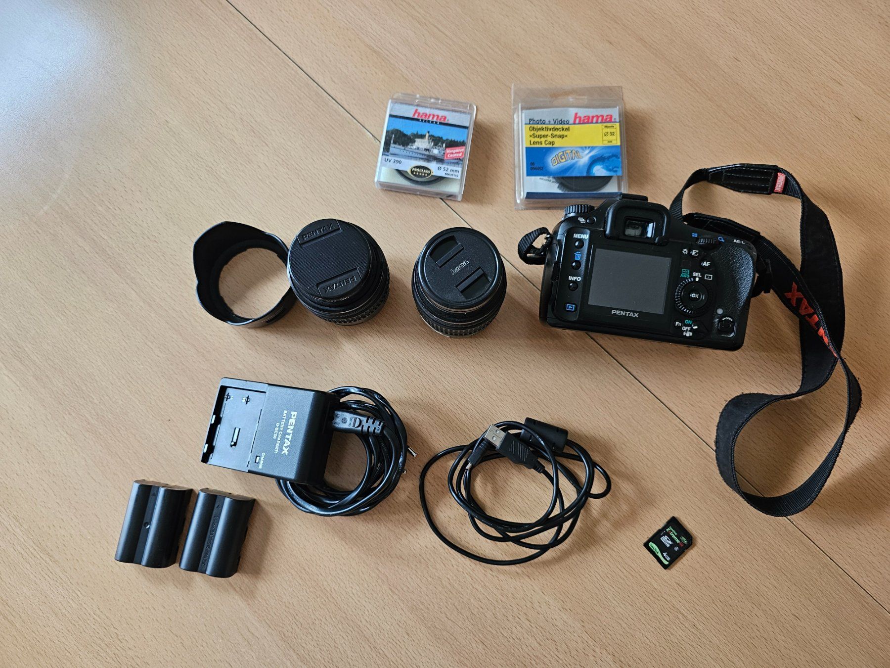 Pentax Fotocamera: Pentax K10D – Kit complet avec 2 objectifs et accessoires – Usato da Sion venduto da Joelburch