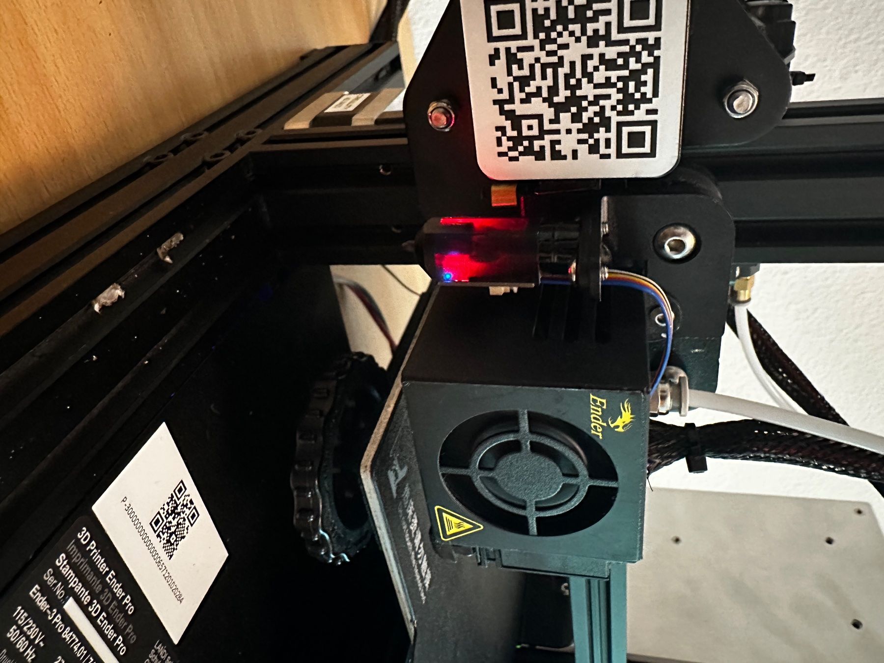 Creality Stampanti 3D: Ender 3 Pro 3D Drucker mit AutoNivellierung & Filamentsensor – Usato da Moosseedorf venduto da MirtoCarlo 3