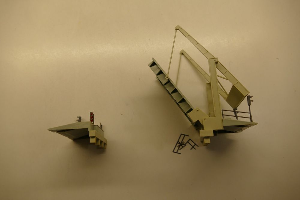 3 pylônes électriques | Kato K23-401 | N 1/160