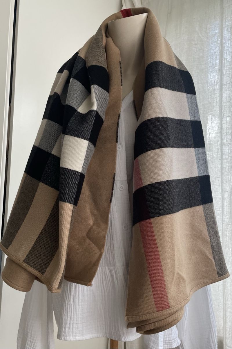 Burberry Autres vêtements & accessoires: Wunderschönes Cape von Burberry – Neuf (Voir description) à Zürich par Caracol1998 6