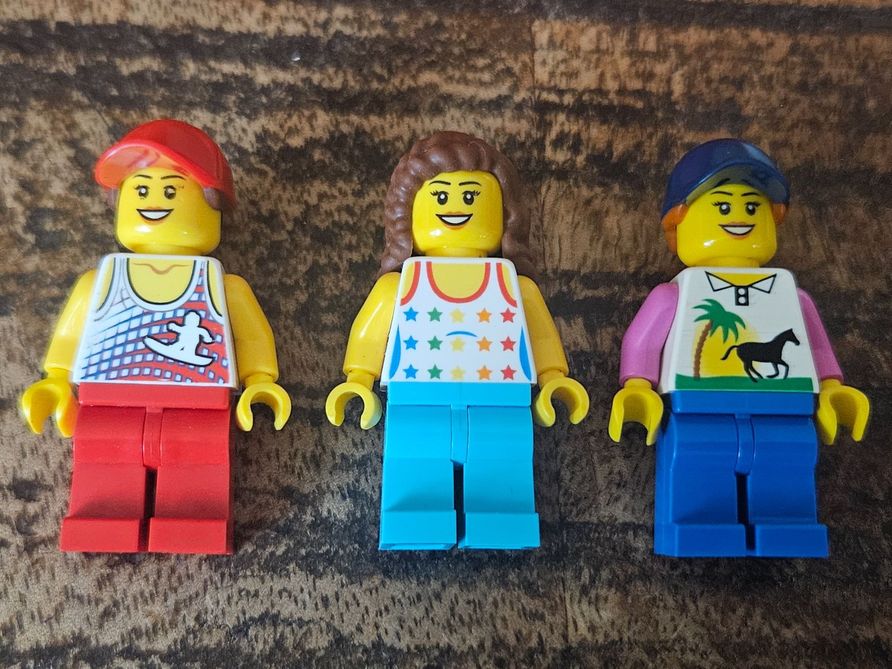 Lego Kit di costruzioni: lego lot de 3 figurines – Usato da Confignon venduto da Ecrofigs