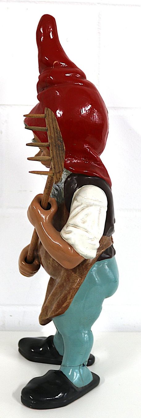 Figurines: Gartenzwerg mit Rechen, W. Germany – D'occasion à Volketswil par brockipfannenstil 1