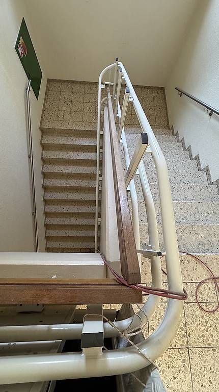 Escaliers: Treppenlift 225 kg – D'occasion à Gondiswil par Eisi71 1
