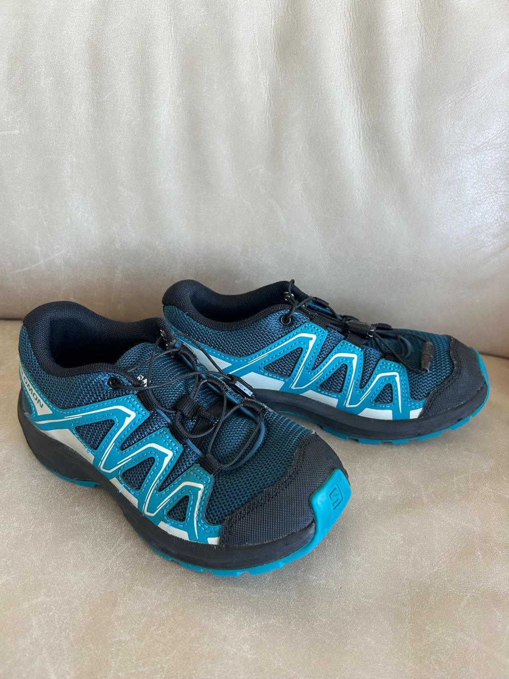 Salomon Chaussures garçon: Kinderwanderschuhe Gr. 33 Salomon – D'occasion à Wädenswil par LS777 1