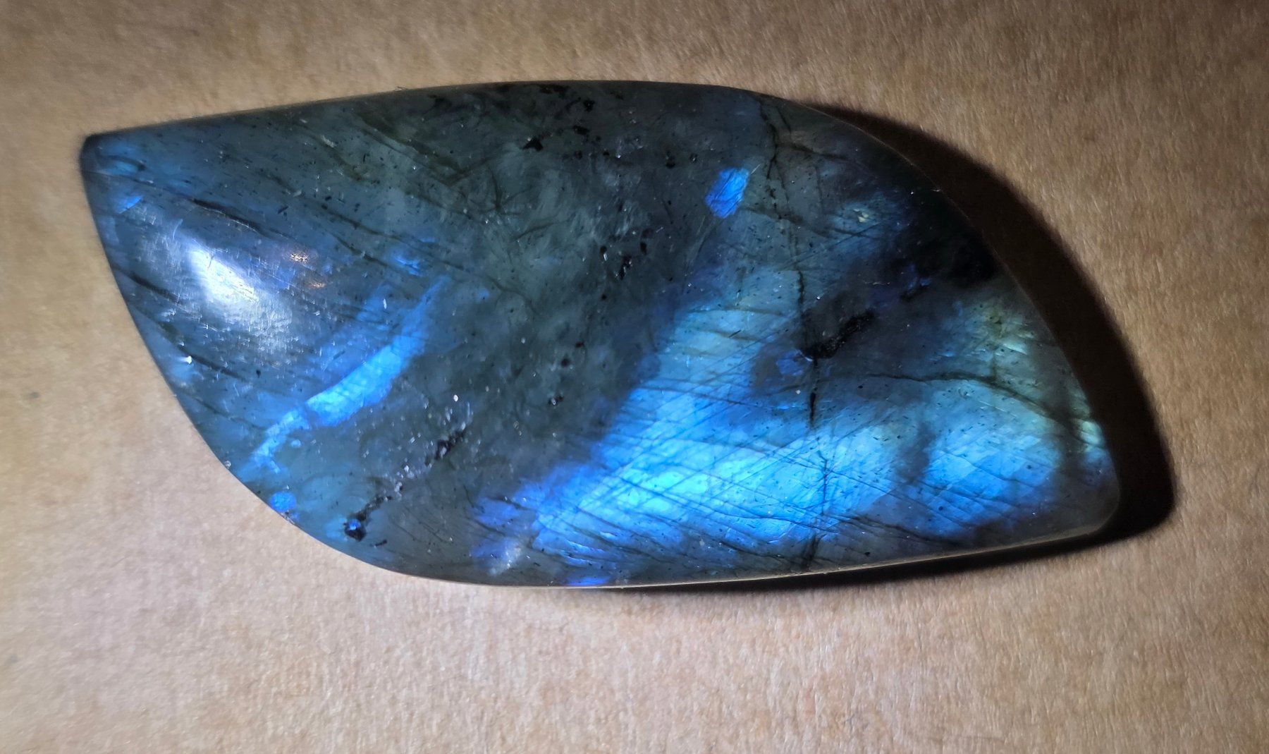 Pietre preziose: 18,8 ct Labradorite naturel – Usato da Carouge GE venduto da Crystal_Energy