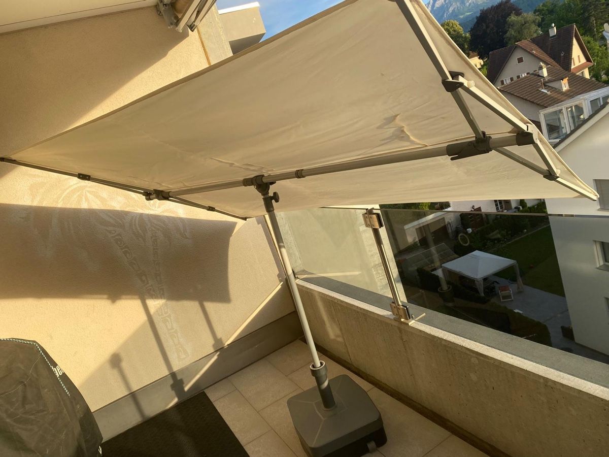 Ombrelloni: Sonnenschirm beige eckig – Usato da Luzern venduto da Mel14 2