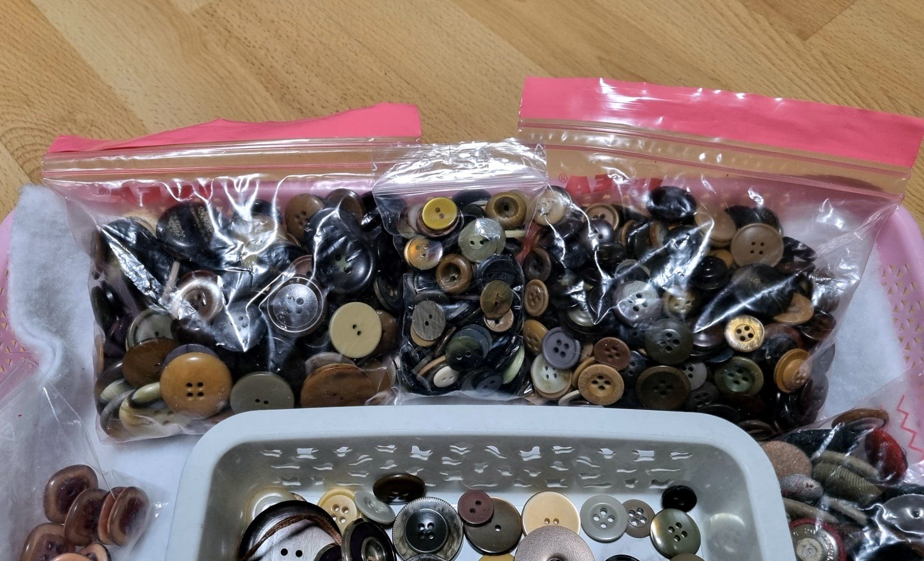 Bottoni: Lot Knöpfe braun / beige gemischt – Usato da Effretikon venduto da lenalisa63 2