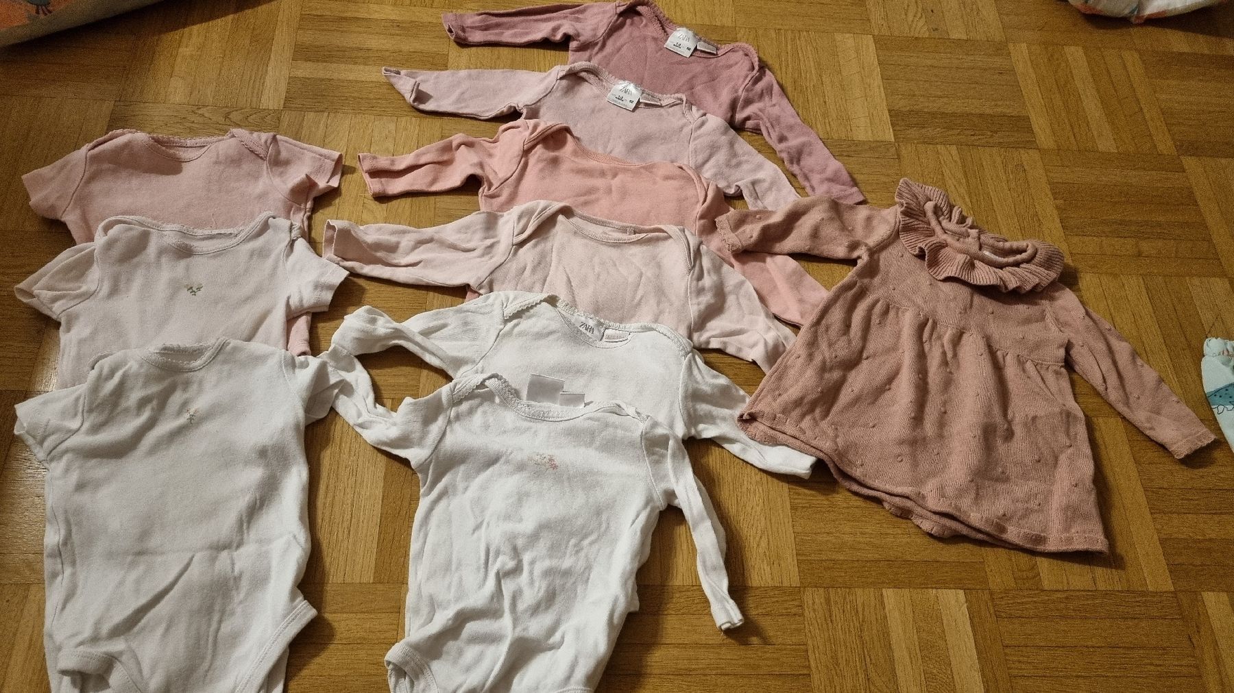 Ensembles coordonnés: body und kleid, gr 62 – D'occasion à Seuzach par ita_zp5r