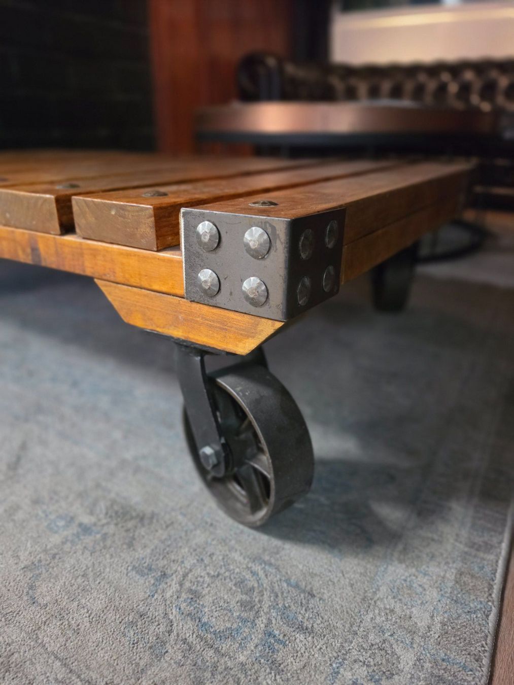 Tables: Couchtisch Holz auf Rollen Industrie Design ... – D'occasion à Rümlang par alb_528d 1