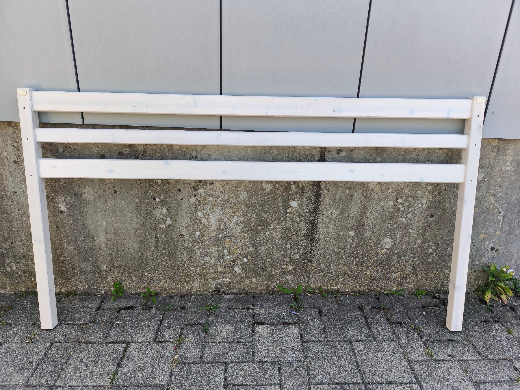 Letti: Halbhochbett weiss mit Maserung – Usato da Bettwiesen venduto da brisan 1