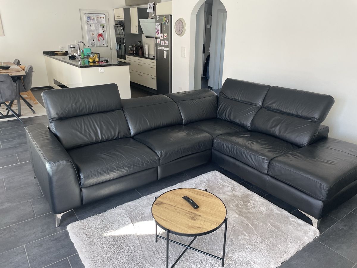 Divani: Ledersofa mit elektrischer Relaxfunktion – Usato da Münchwilen TG venduto da Jordi123