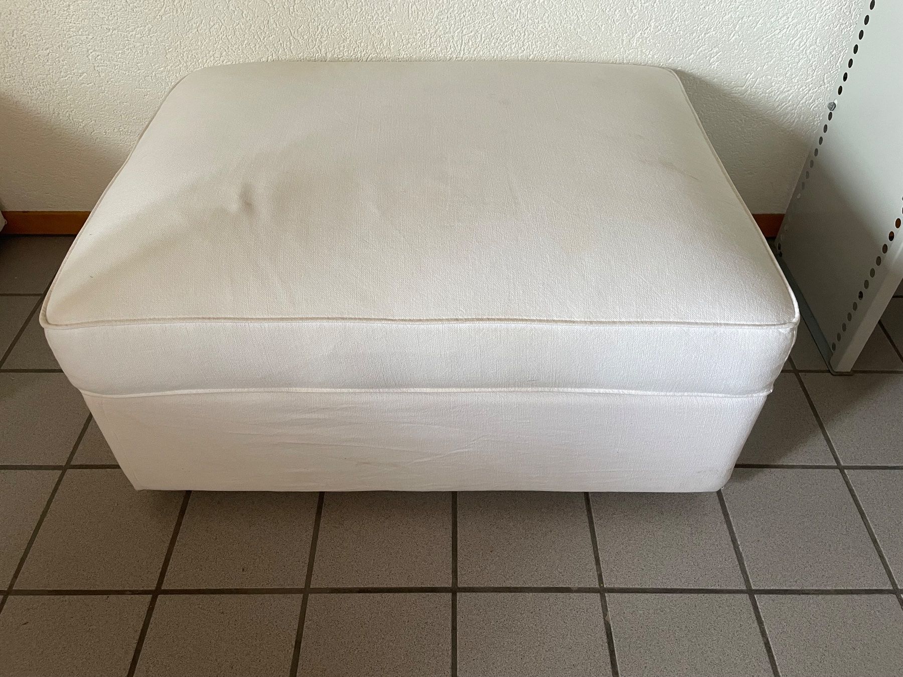 Ikea Divani: Canapé Ikea Kivik blanc – Usato da Delémont venduto da LeRistou 1