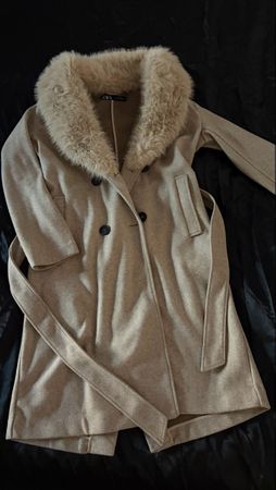 Beige Mantel von ZARA