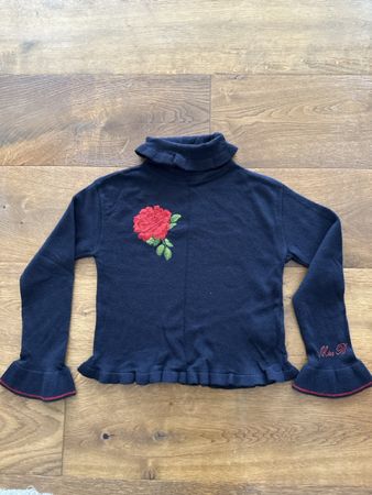 Miss Blumarine Maglioncino blu collo alto con rosa ricamata 