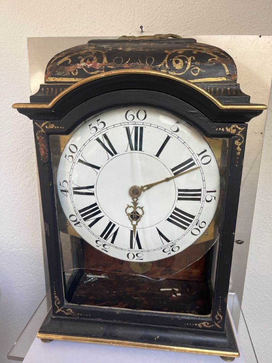 Orologi da terra & Orologi da parete: Pendule neuchâteloise à restaurer – Usato da St-Légier-Chiésaz venduto da Antichorloge