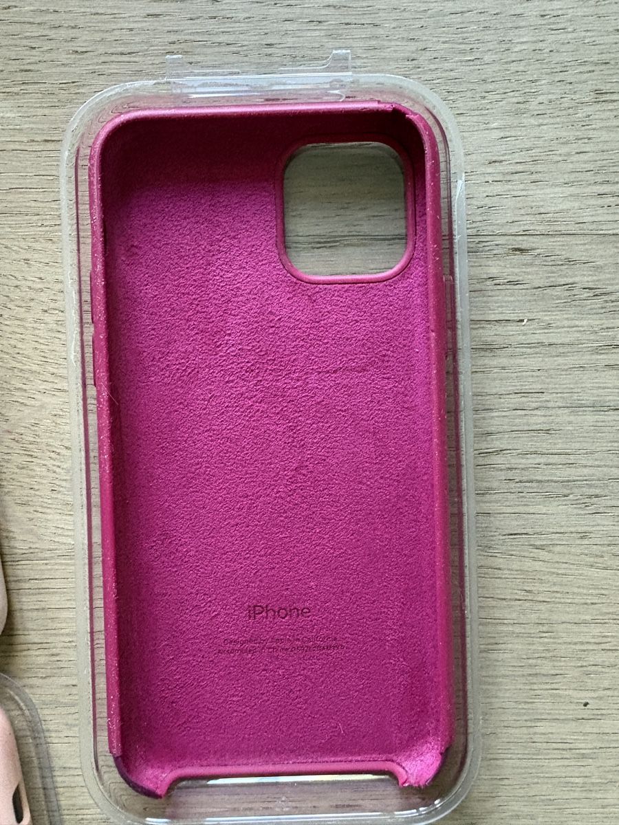 Apple Covers & Schutzfolien: Apple Silicone Case iPhone 11 Pro – Gebraucht aus Bern von Janina.Leandra 1