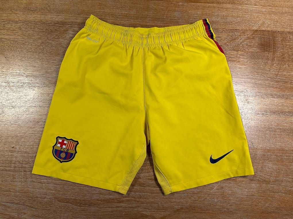 Pantaloni: Fussballhose Barcelona Grösse 140 – Usato da Pfäffikon ZH venduto da eggisun