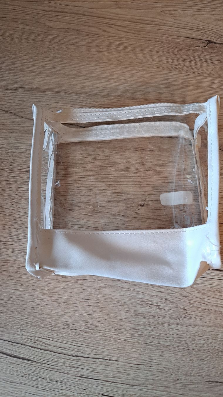 Kosmetikkoffer: Durchsichtoges Neccessaire – Gebraucht aus Schaffhausen von xJuliax 1