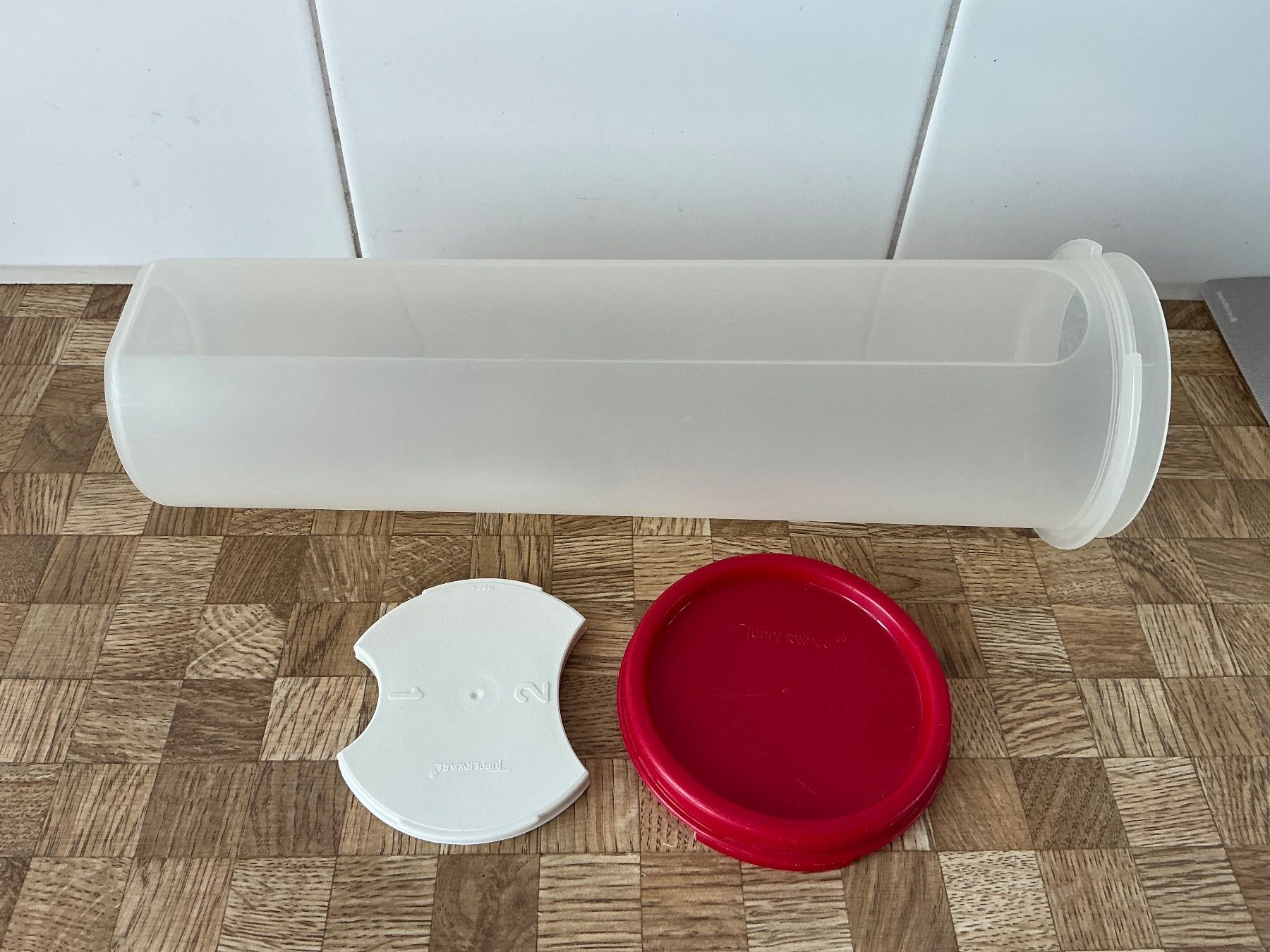 Tupperware Contenitori & Simili: Tupperware Spaghettibehälter – Usato da Birmensdorf ZH venduto da Hilhan