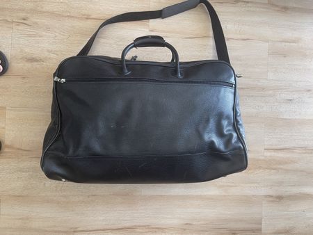 Sac de voyage Longchamp cuir noir 33 X 26 X 55 bon état