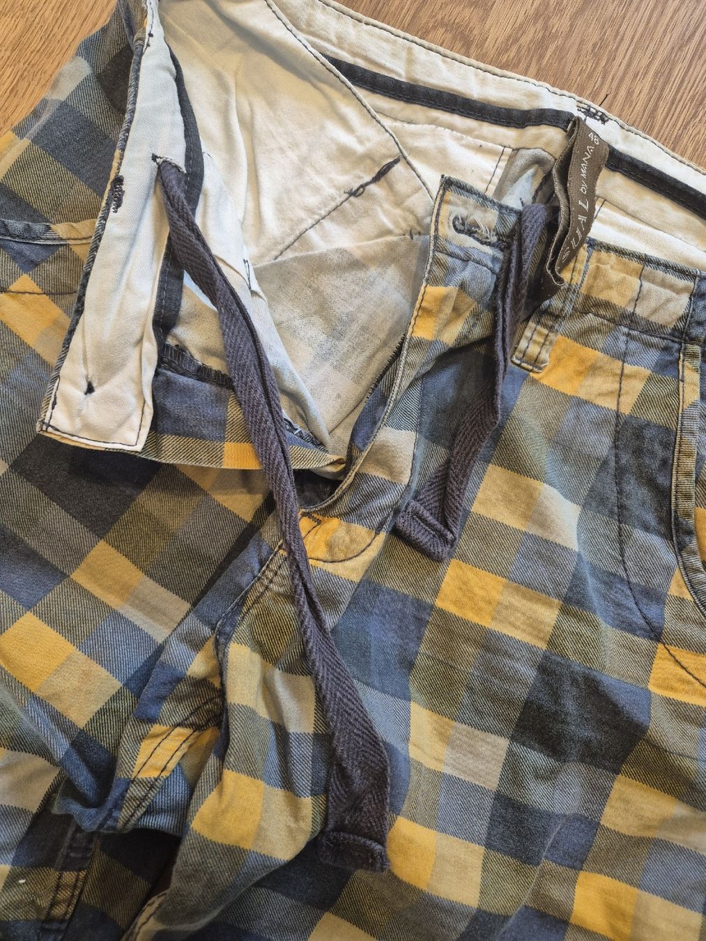 Pantaloni: Karierte Shorts "Mana" (Gr. 48) – Usato da Gams venduto da tischi97 1