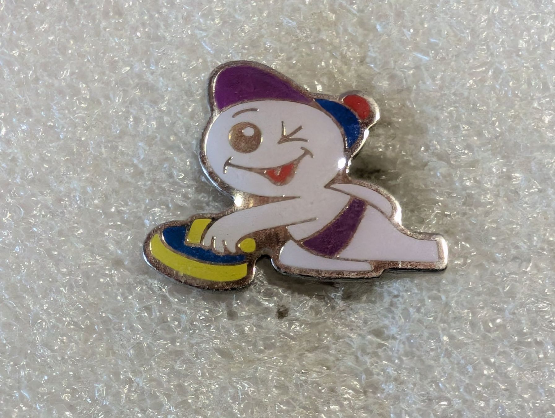 Placchette & Badge: Ansteckpin 111: Maga Bio – Usato da Oppligen venduto da Pin-Fall-Shop