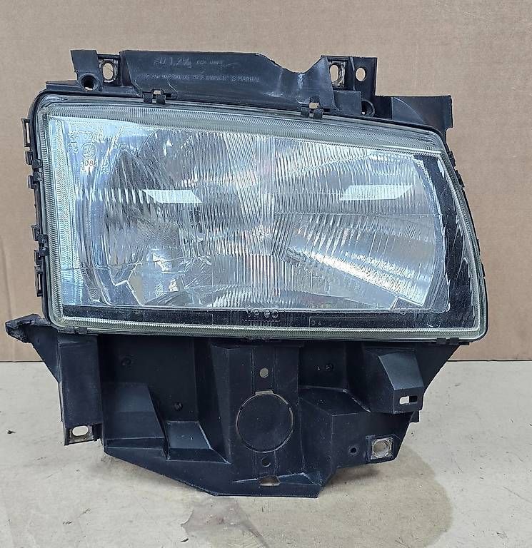 Volkswagen Tutti pezzi di ricambio auto: VW T4 Frontscheinwerfer rechts lange Front Valeo 7D1941010 – Usato da Schaffhausen venduto da Parg86