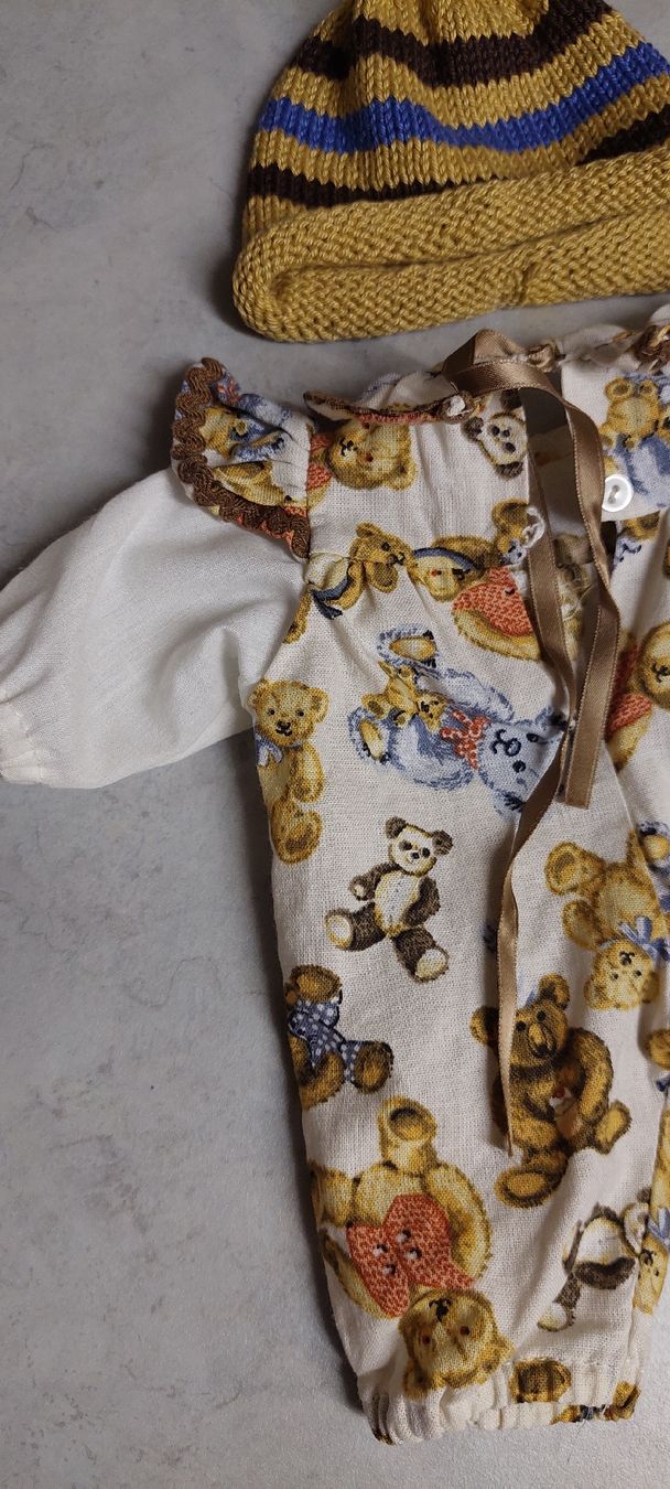 Bambole: Puppenkleider aus Vitrine gebraucht  – Usato da Muri AG venduto da nindo1 8