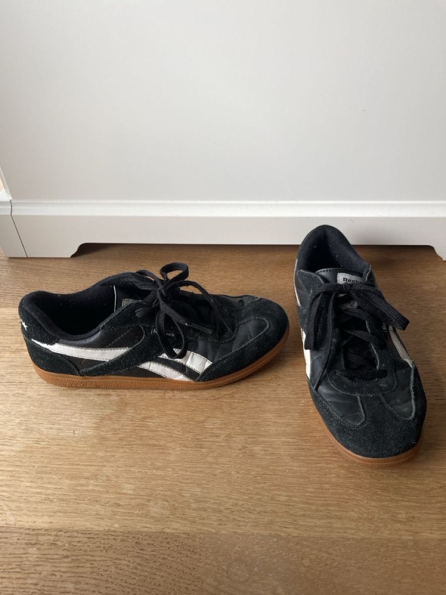 Reebok Scarpe per ragazzi: Reebok Kinderschuh aus Leder – Usato da Stetten SH venduto da sel_sc6g
