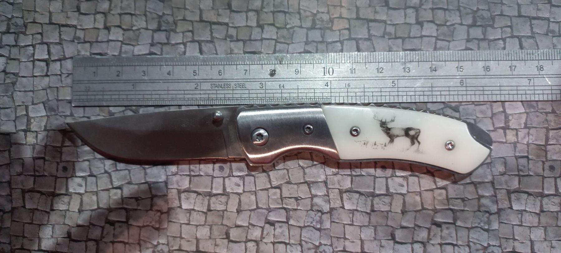 Coltelli tascabile: Taschenmesser mit Reh – Usato da Bellinzona venduto da pa-bo 1