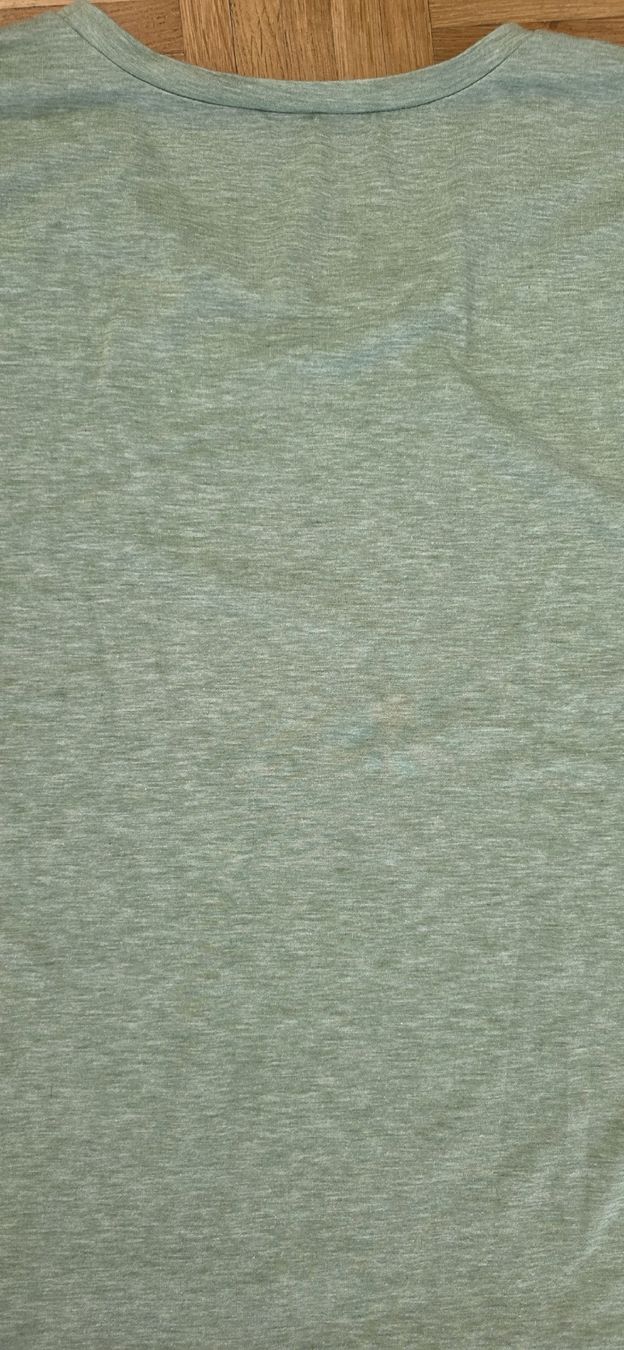 T-shirt: Tshirt vert chiné – Usato da Yverdon-les-Bains venduto da van_dq65 3