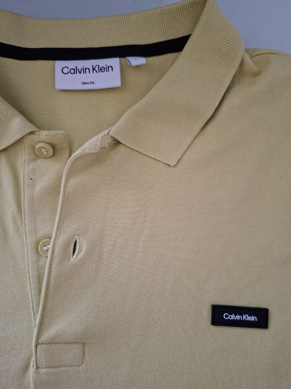 Calvin Klein Magliette Polo: Polo Calvin Klein Jaune Moutarde Taille  – Usato da Renens VD venduto da ser_j2fn 3