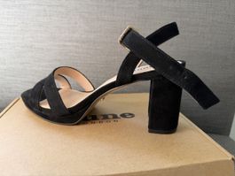 Elegant Black Heeled Sandals