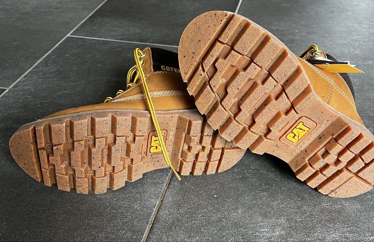 Caterpillar Scarpe da uomo: À vendre chaussure Caterpillar taille 37 – Nuovo e nell'imballaggio originale da Bière venduto da Rapertuis 3