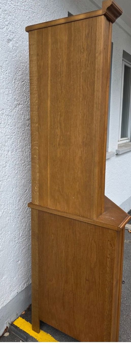 Scaffali: Eckmöbel, teilmassiv in Nussbaum-Optik Gebraucht – Usato da Flums venduto da Flumsantik 2