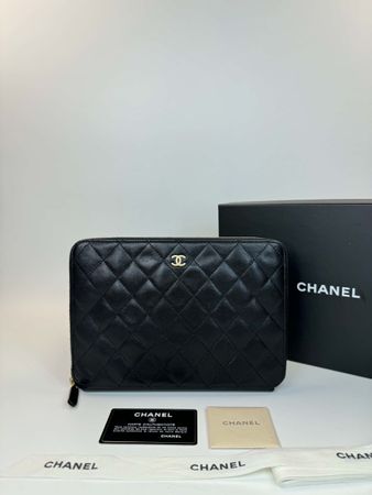 Chanel clutch lamb holo19