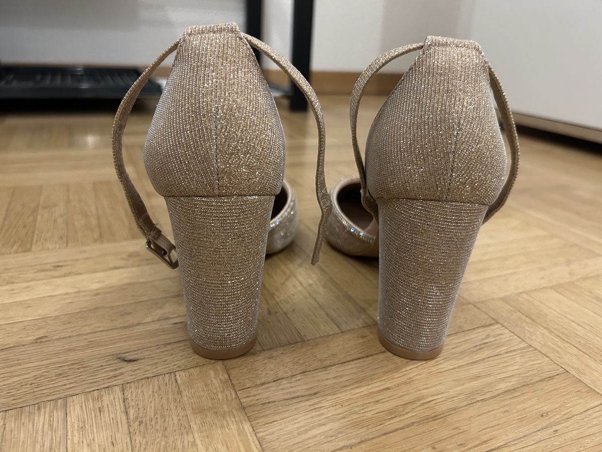 Chaussures femmes: Eleganter Damenschuh – D'occasion à Laupen ZH par JasRahBee 1