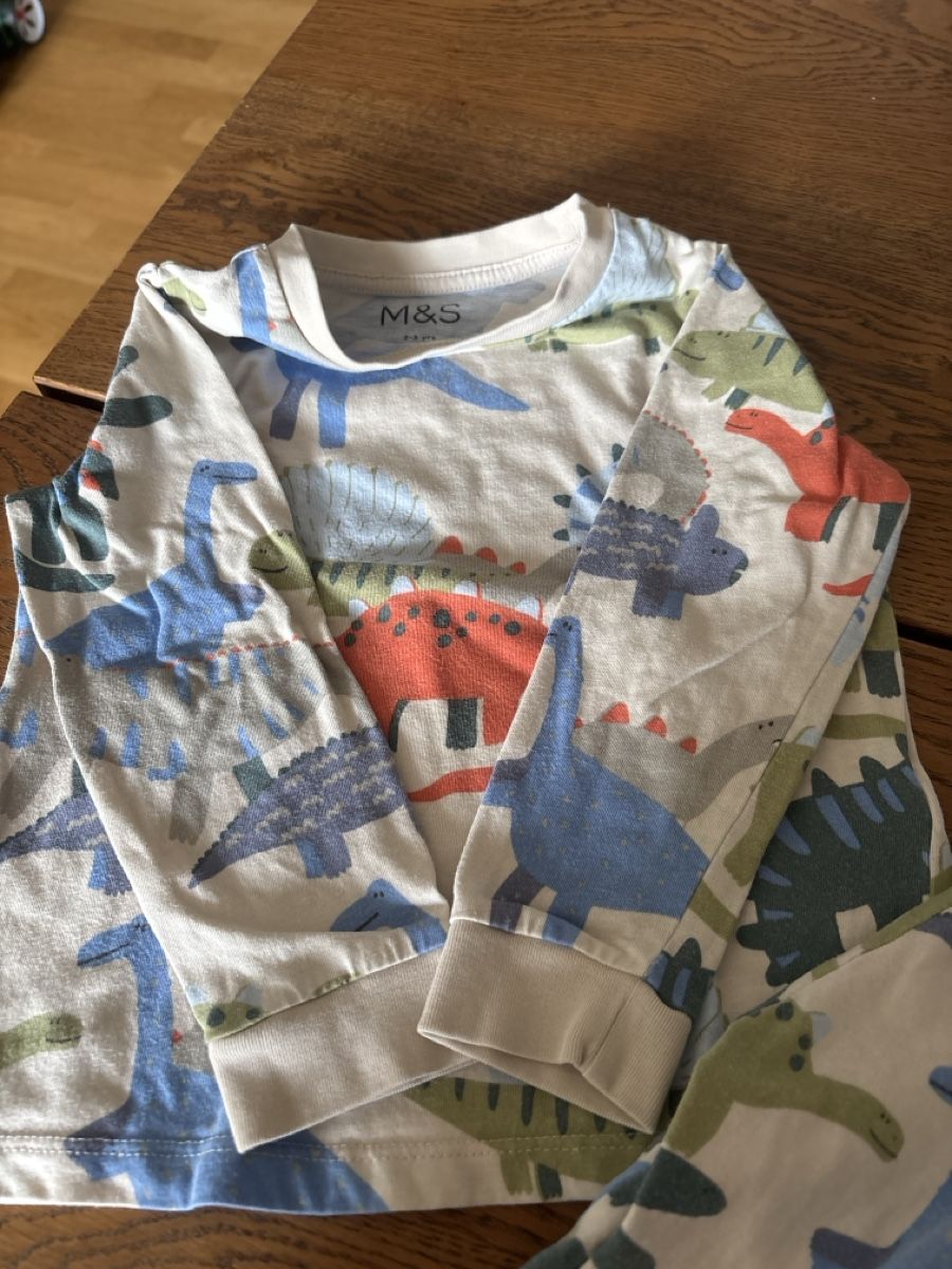 Pigiama & Simili: M&S Kinder Pyjama Set Gr92 Dino – Usato da Untervaz venduto da Efri33 1