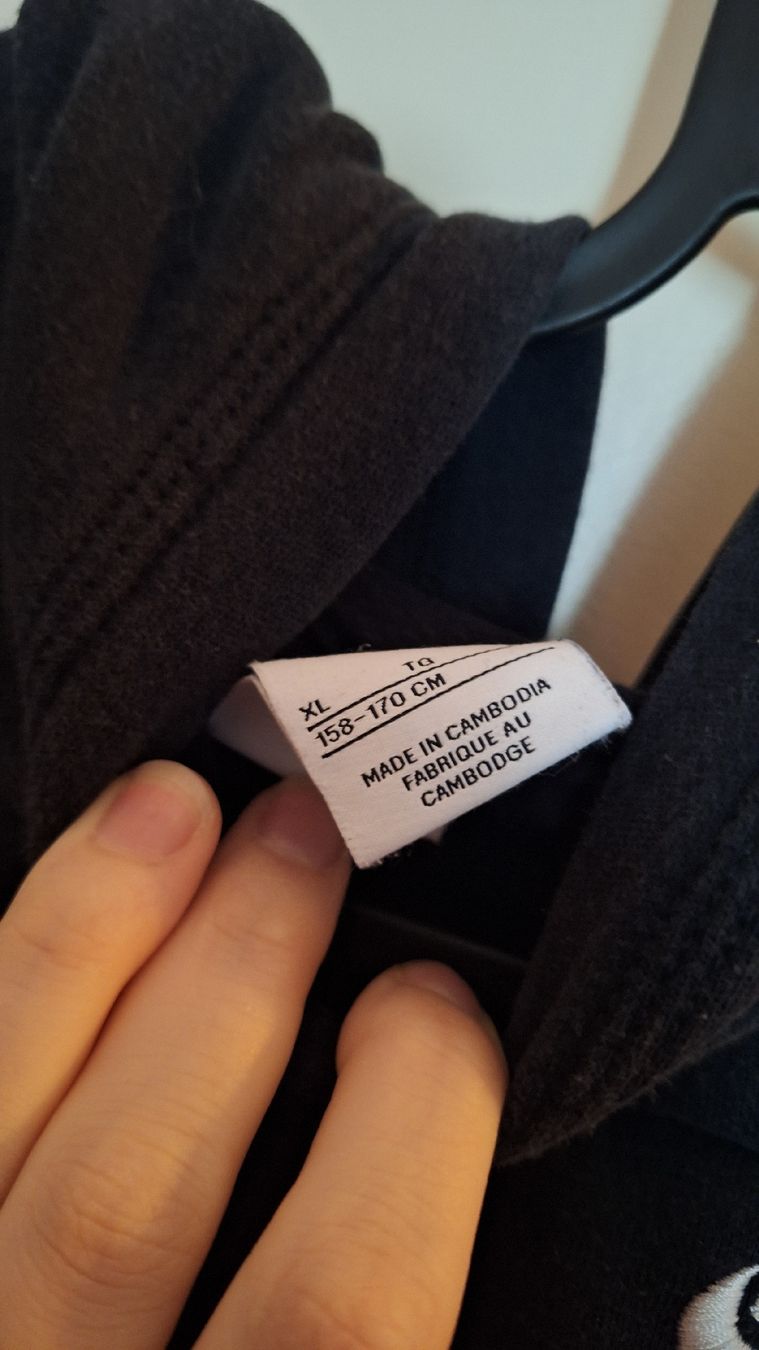 Nike Maglioni & Felpe: Nike Kapuzenpullover schwarz – Usato da Winterthur venduto da _lxeah 3