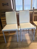 2 Esszimmerstühle weiss Kunstleder Metall gebraucht
