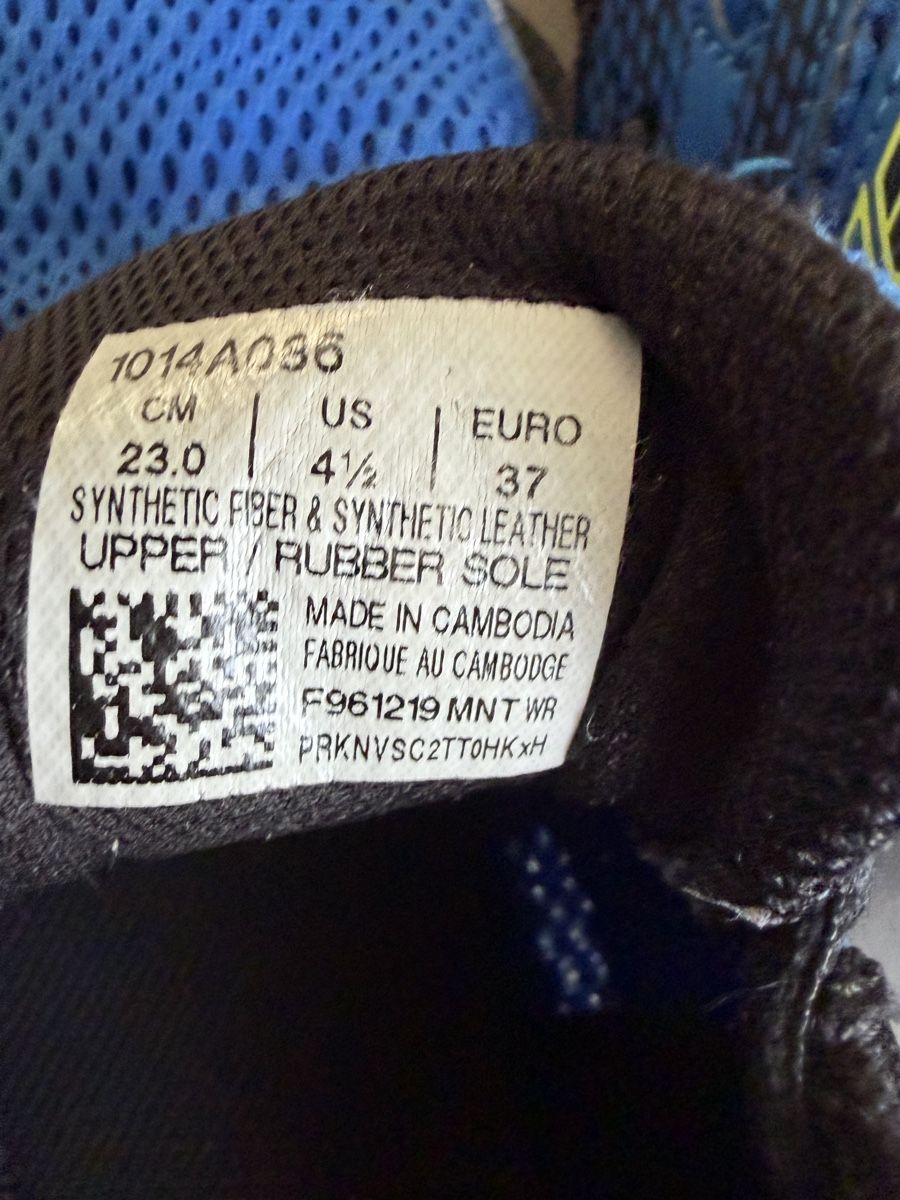Asics Chaussures garçon: Turnschuhe Asics Kinder  – D'occasion à Sarmenstorf par LioWe 3