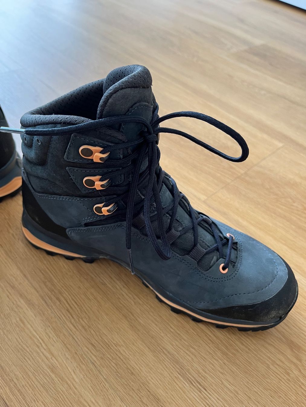 Lowa Damenschuhe: LOWA Light Evo Damen Wanderschuh – Gebraucht aus Saland von ricarda025 1