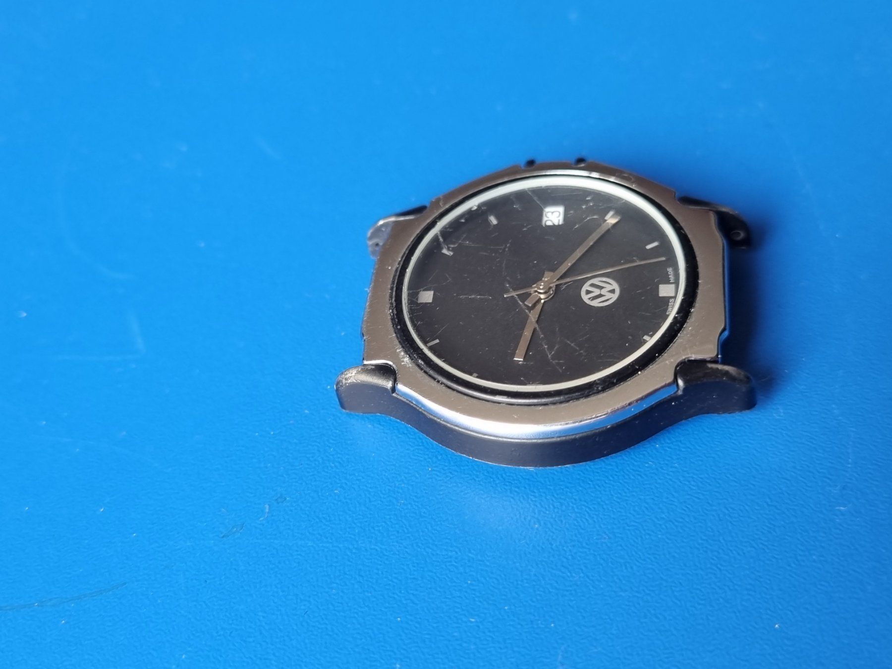 Mondaine Uhren: MONDAINE VOLKSWAGEN LOGO – Gebraucht aus Schaffhausen von Leveron13 3