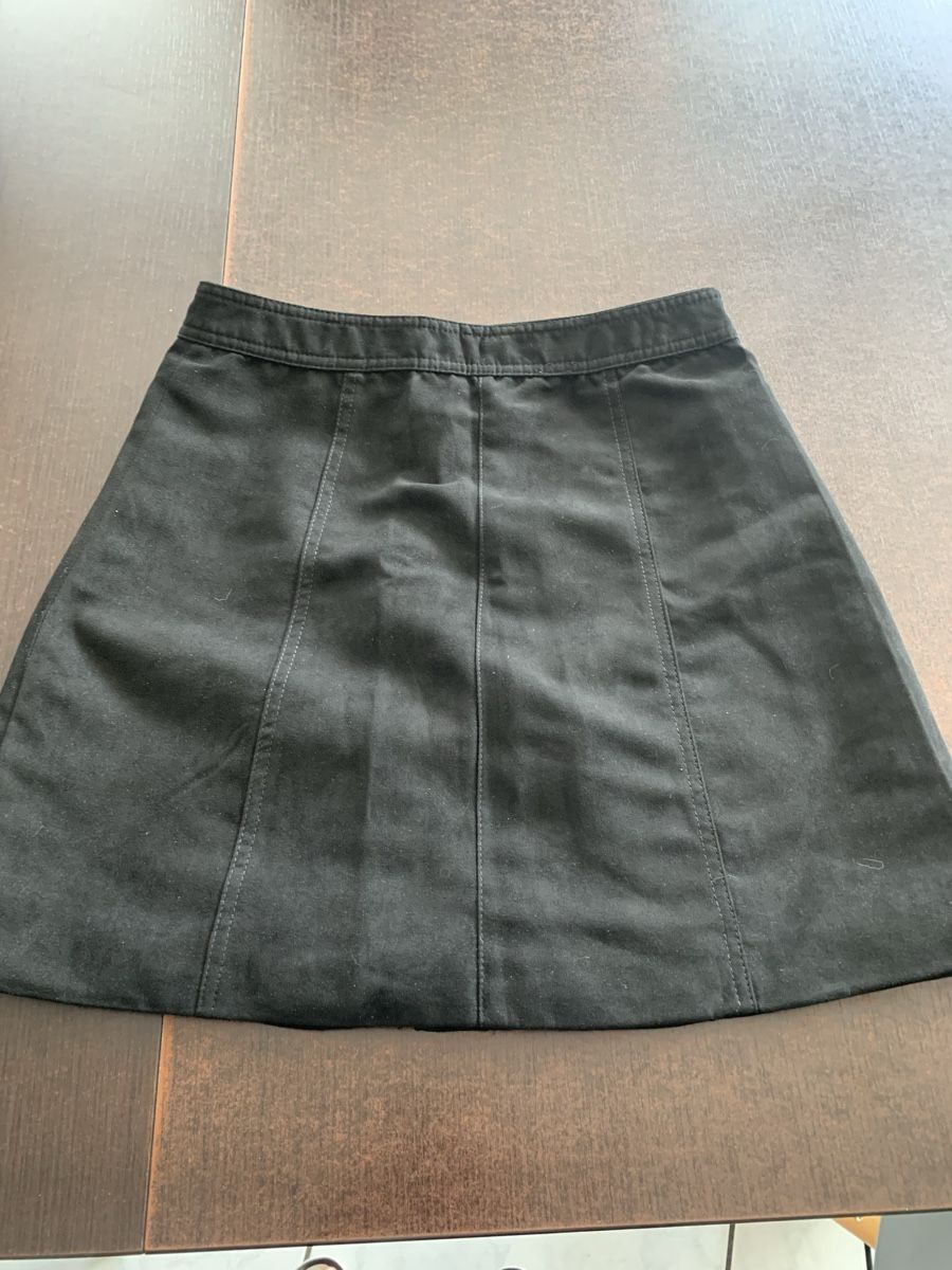 H&M Jupes: Jupe noir taille 36 – Neuf (Voir description) à Domdidier par qatar1973 2