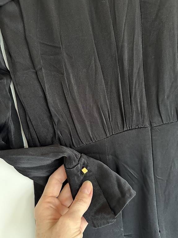 Kleider: Kleid S schwarz schimmernd gr. Ausschnitt  – Gebraucht aus Buchberg von the_w8gy 3