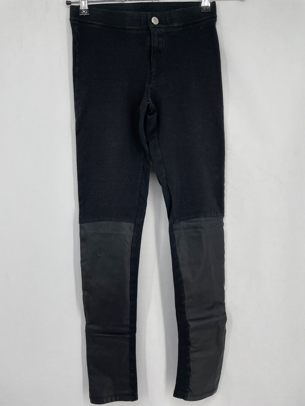 H&M Hosen: H&M Pantalon Noir – Gebraucht aus Lausanne von PlusValue_Lausanne